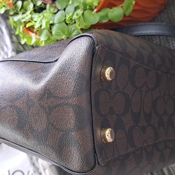 COACH Marlie C1565 Leather Shoulder Bag w Gold Chains Excellent Condition - Picture 8 of 11